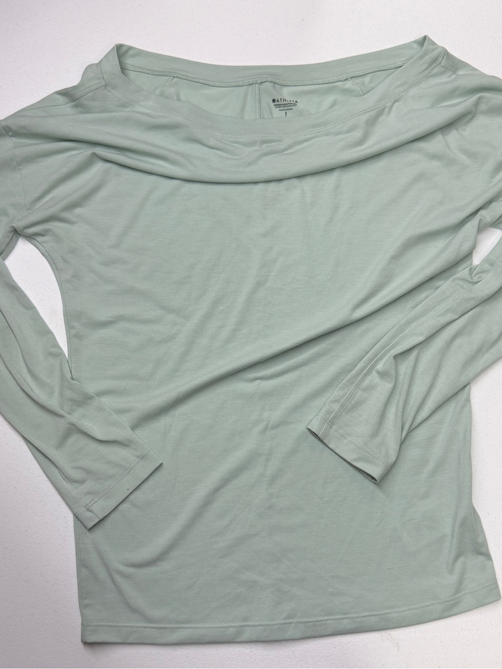 Athleta Pale Sage Green Off Shoulder Long Sleeve Soft Top Women’s Small